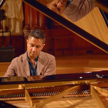 https://www.steinway.com/news/features/new-steinway-sanders-theatre-harvard